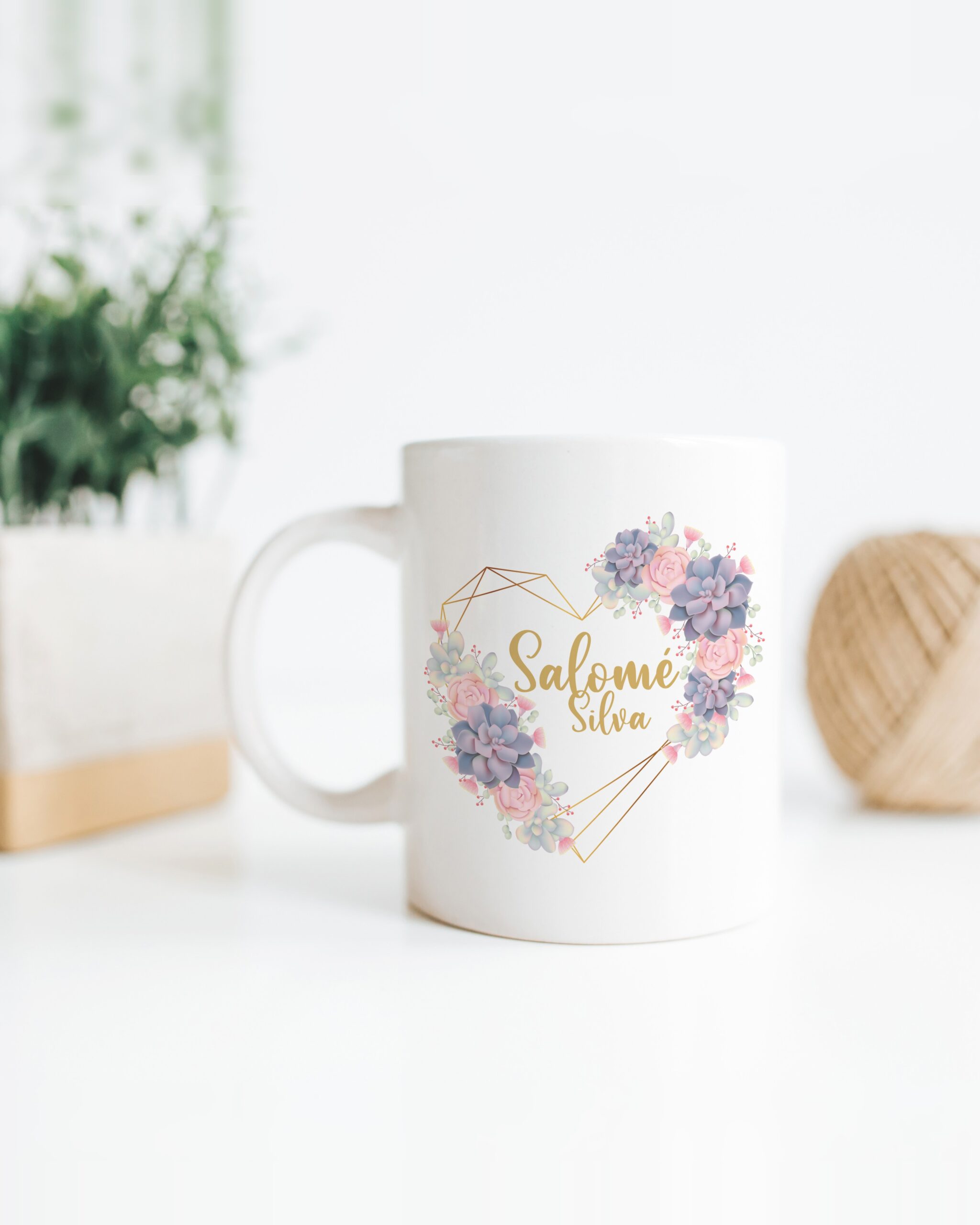 Caneca Nome com Coração Floral
