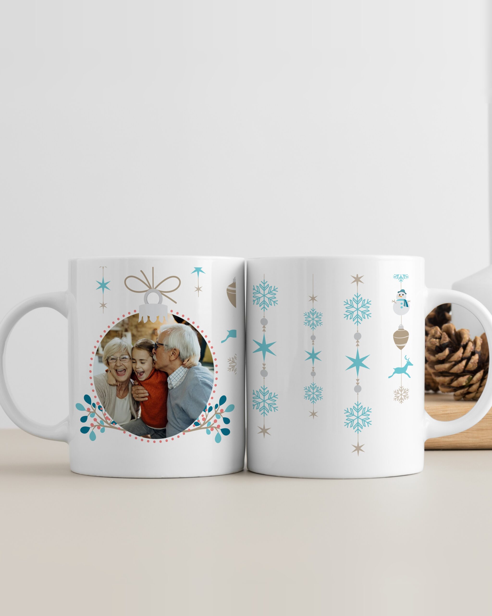 Caneca Bola de Natal com Foto e Flocos